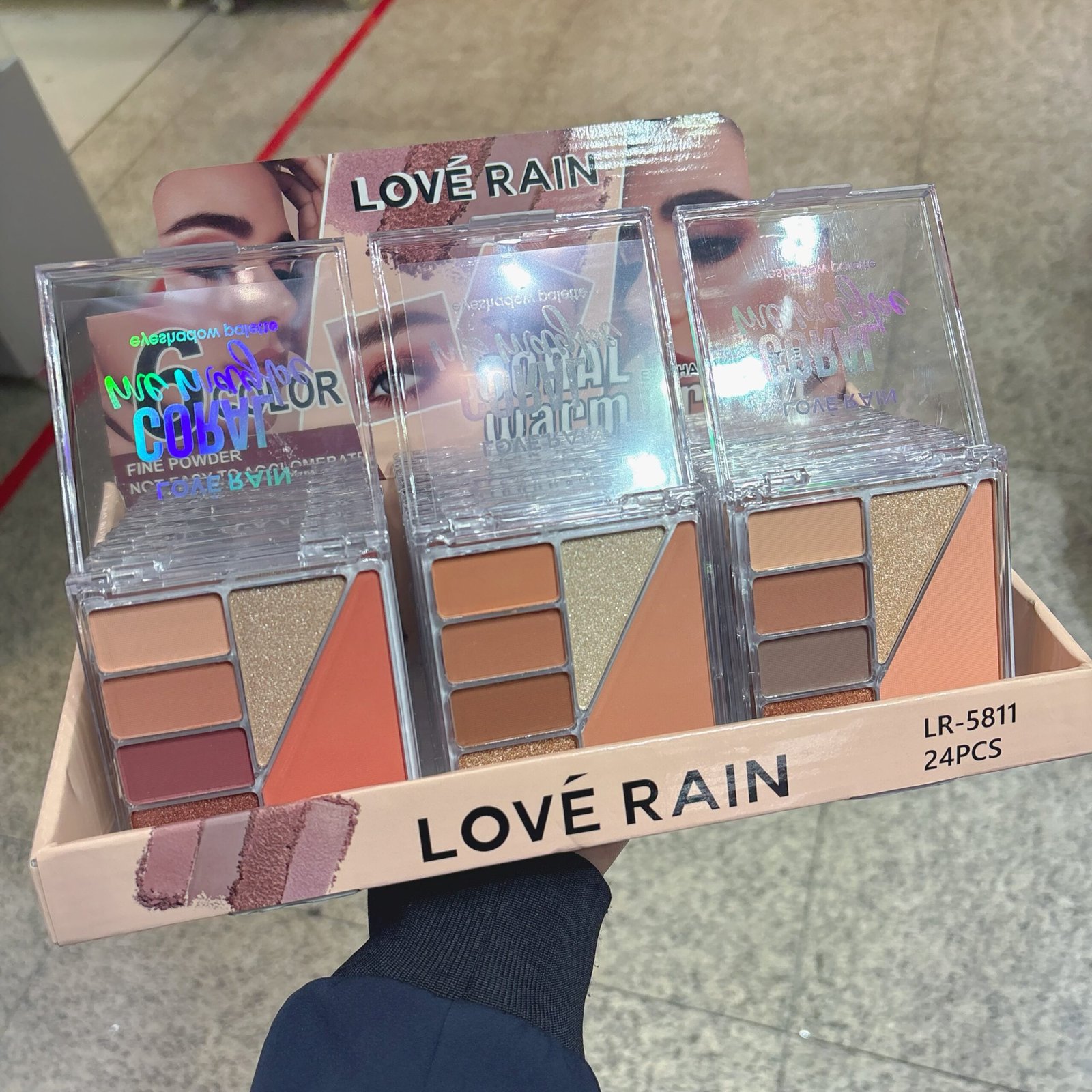 LR5811 paleta love rain box:24pcs